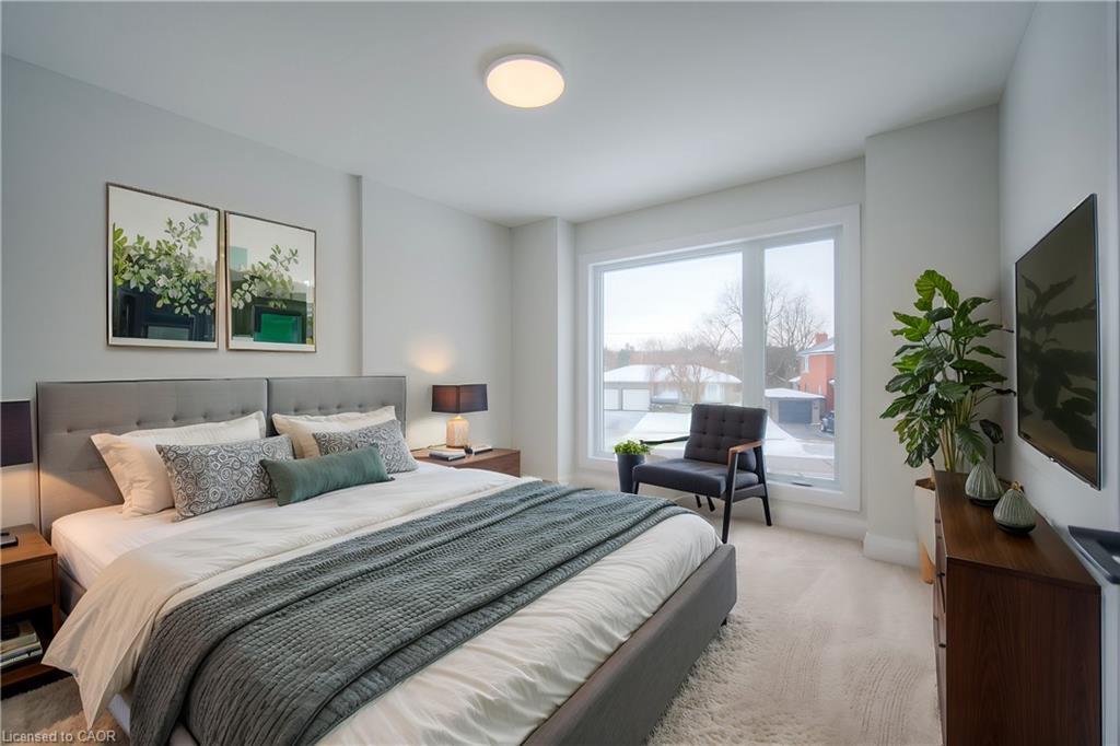 1-264 Blair Road, Cambridge, ON - Indoor Photo Showing Bedroom