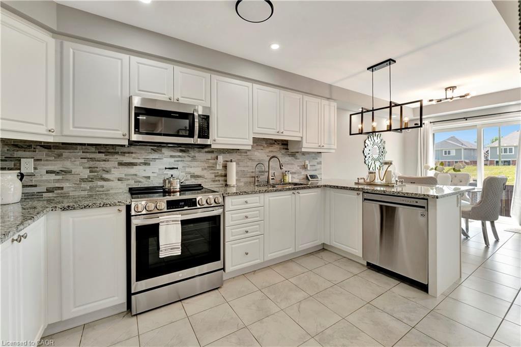 212 Waterbrook Lane, Kitchener, ON - Indoor Photo Showing Kitchen With Stainless Steel Kitchen With Upgraded Kitchen