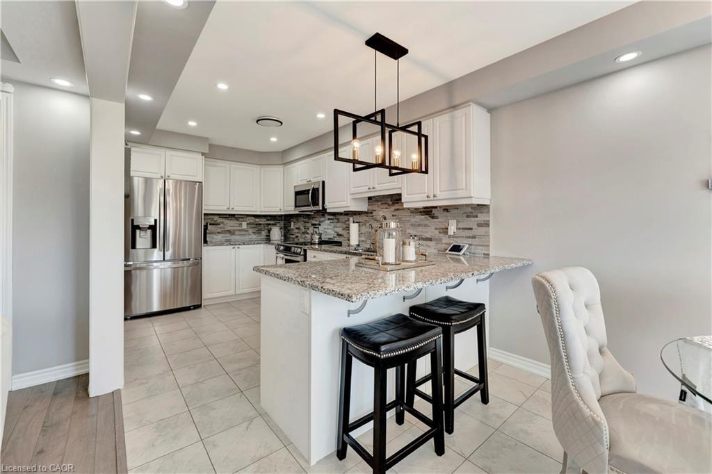 212 Waterbrook Lane, Kitchener, ON - Indoor Photo Showing Kitchen With Upgraded Kitchen