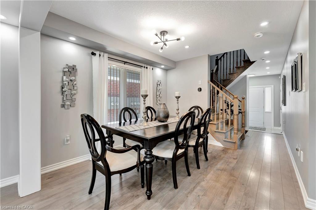 212 Waterbrook Lane, Kitchener, ON - Indoor Photo Showing Dining Room