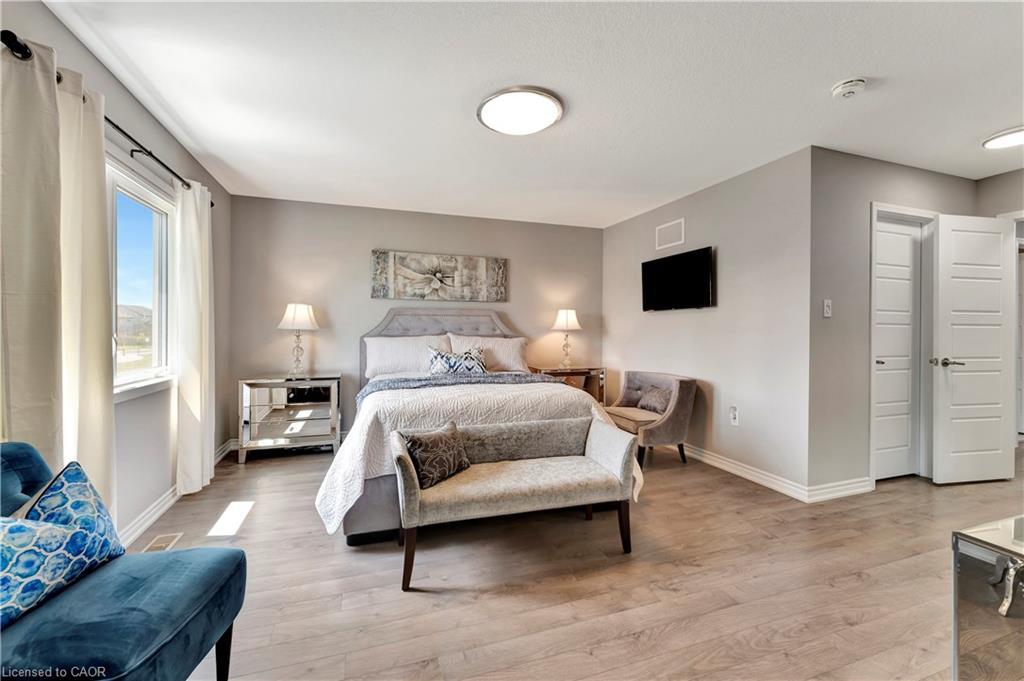 212 Waterbrook Lane, Kitchener, ON - Indoor Photo Showing Bedroom