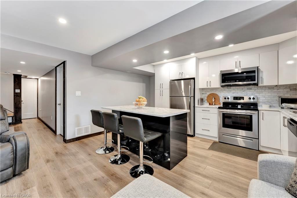 212 Waterbrook Lane, Kitchener, ON - Indoor Photo Showing Kitchen With Stainless Steel Kitchen