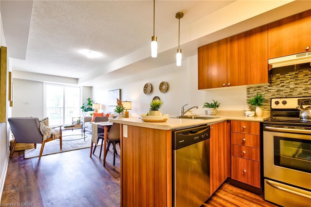 28-350 Fisher Mills Road, Cambridge, ON - Indoor Photo Showing Kitchen