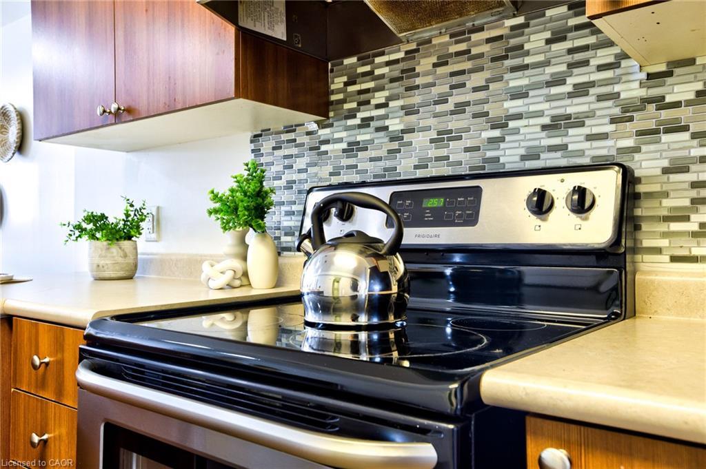 28-350 Fisher Mills Road, Cambridge, ON - Indoor Photo Showing Kitchen