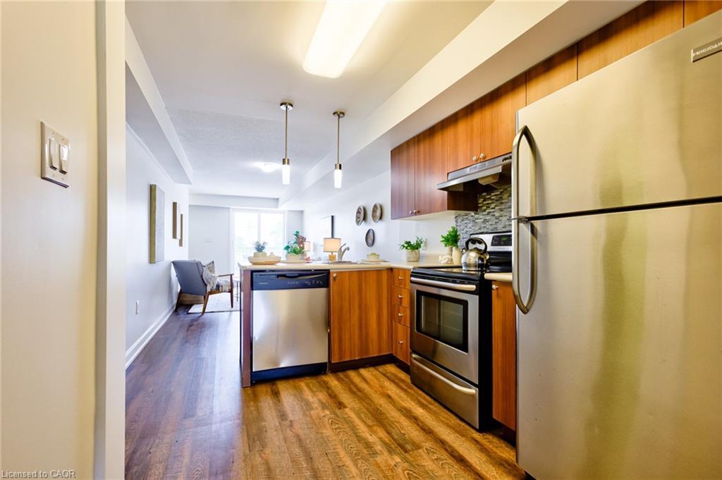 28-350 Fisher Mills Road, Cambridge, ON - Indoor Photo Showing Kitchen