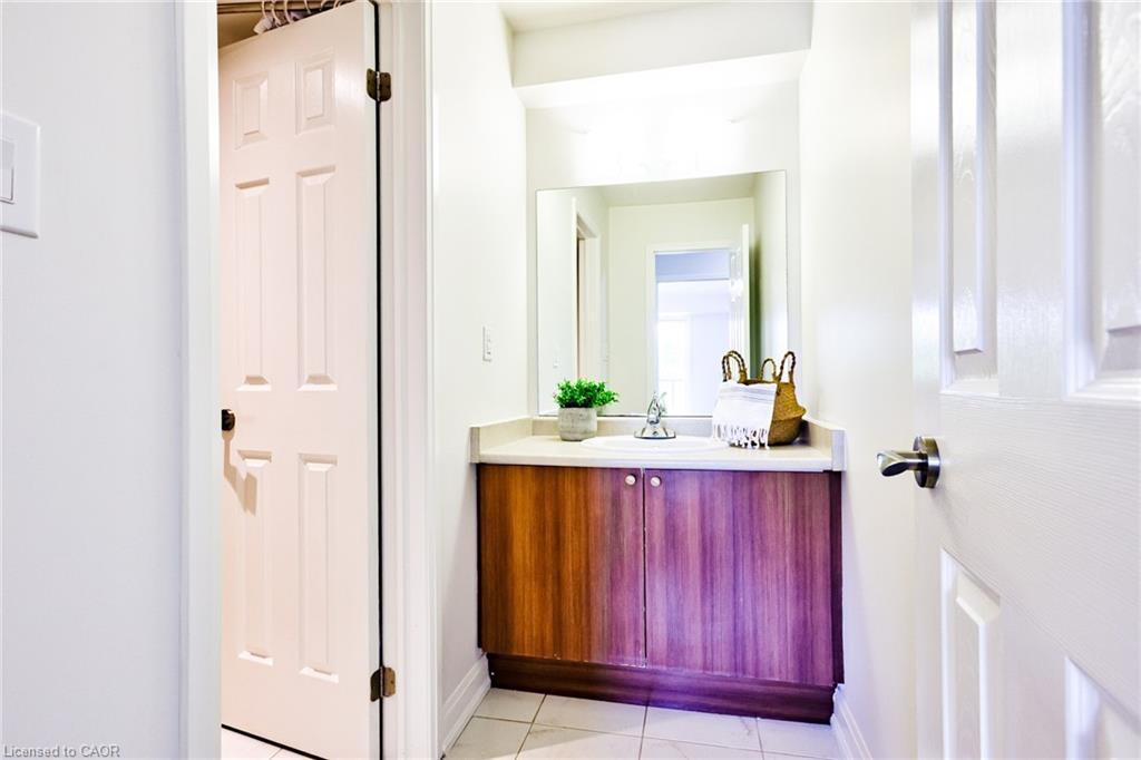 28-350 Fisher Mills Road, Cambridge, ON - Indoor