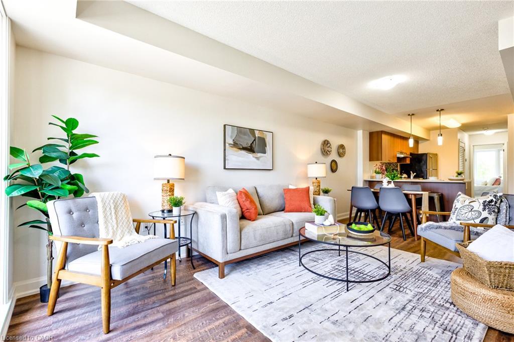 28-350 Fisher Mills Road, Cambridge, ON - Indoor Photo Showing Living Room