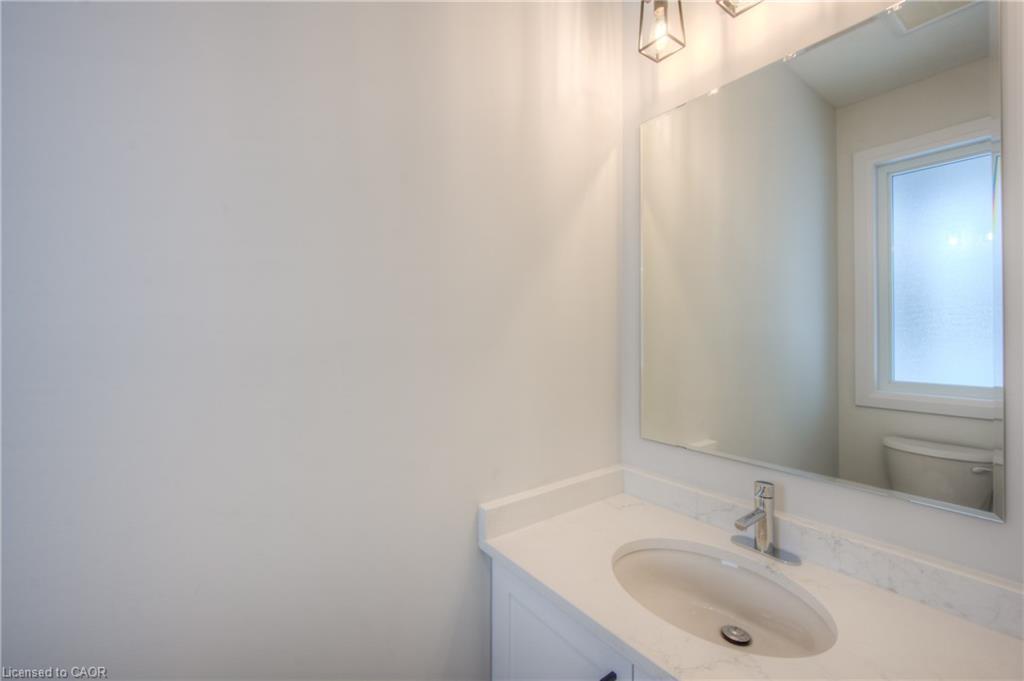 2-264 Blair Road, Cambridge, ON - Indoor Photo Showing Bathroom