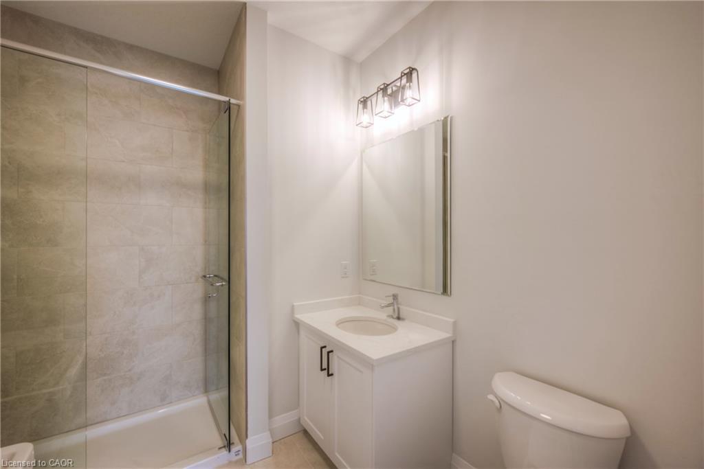 2-264 Blair Road, Cambridge, ON - Indoor Photo Showing Bathroom