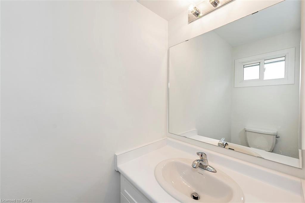 2-20 Anna Capri Drive, Hamilton, ON - Indoor Photo Showing Bathroom