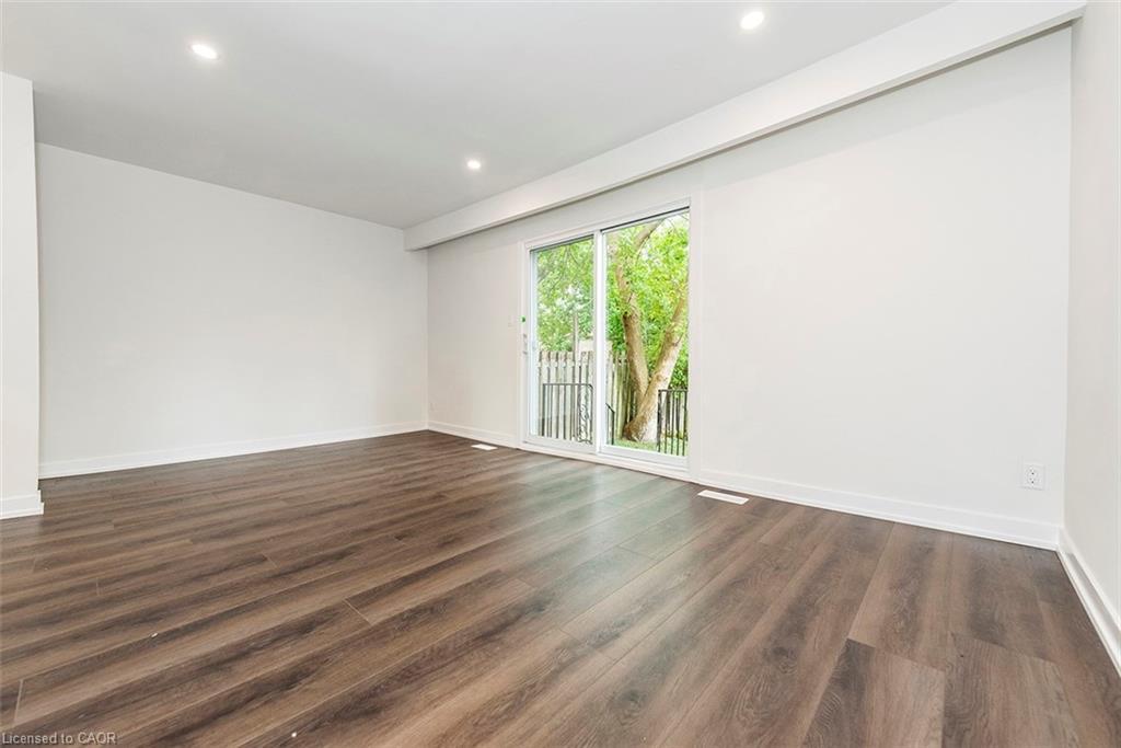 2-20 Anna Capri Drive, Hamilton, ON - Indoor Photo Showing Other Room