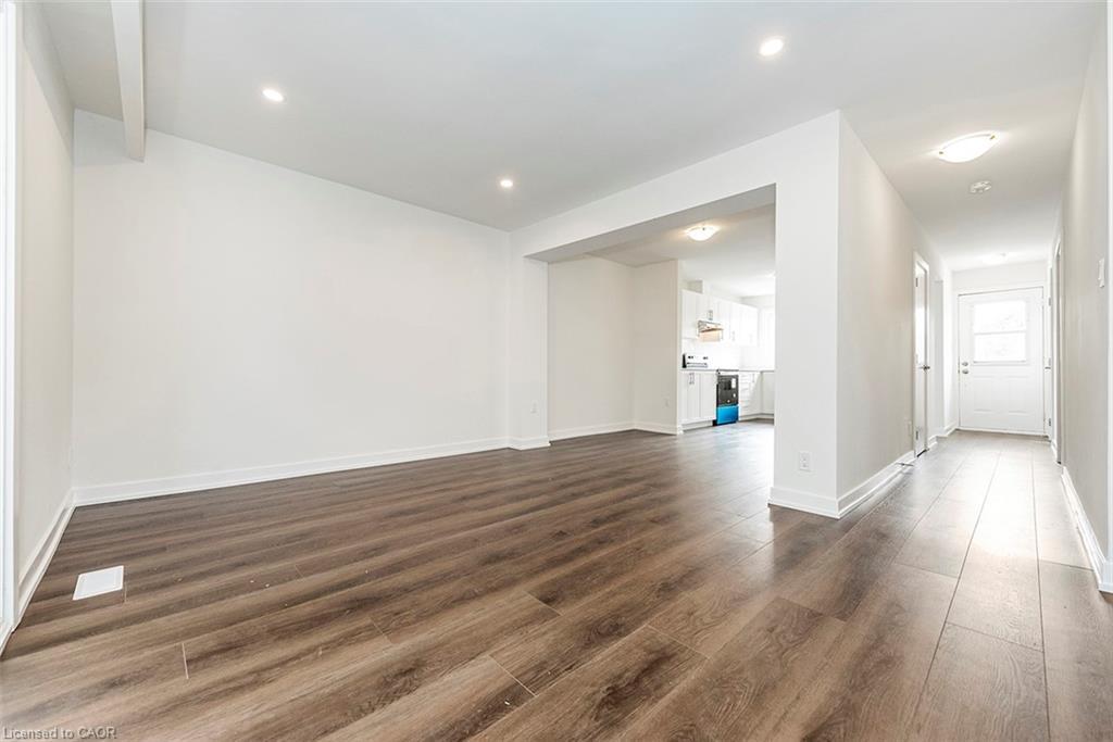 2-20 Anna Capri Drive, Hamilton, ON - Indoor Photo Showing Other Room