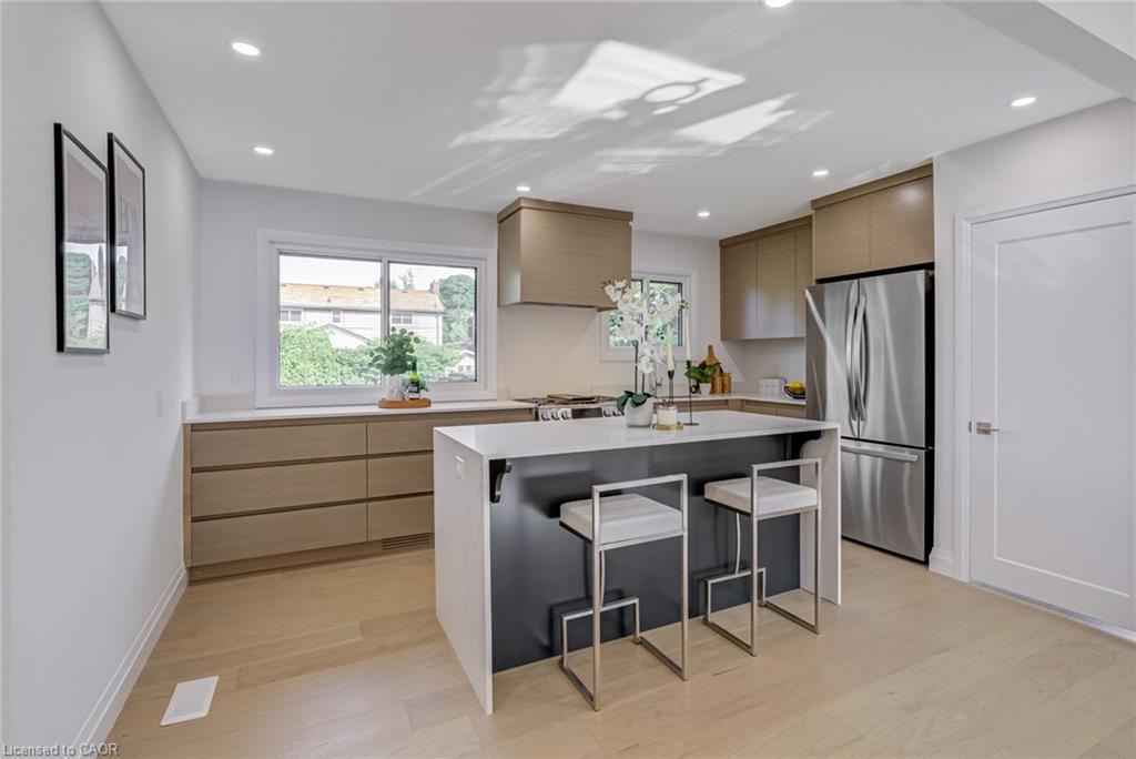 13 Skyland Drive, Hamilton, ON - Indoor