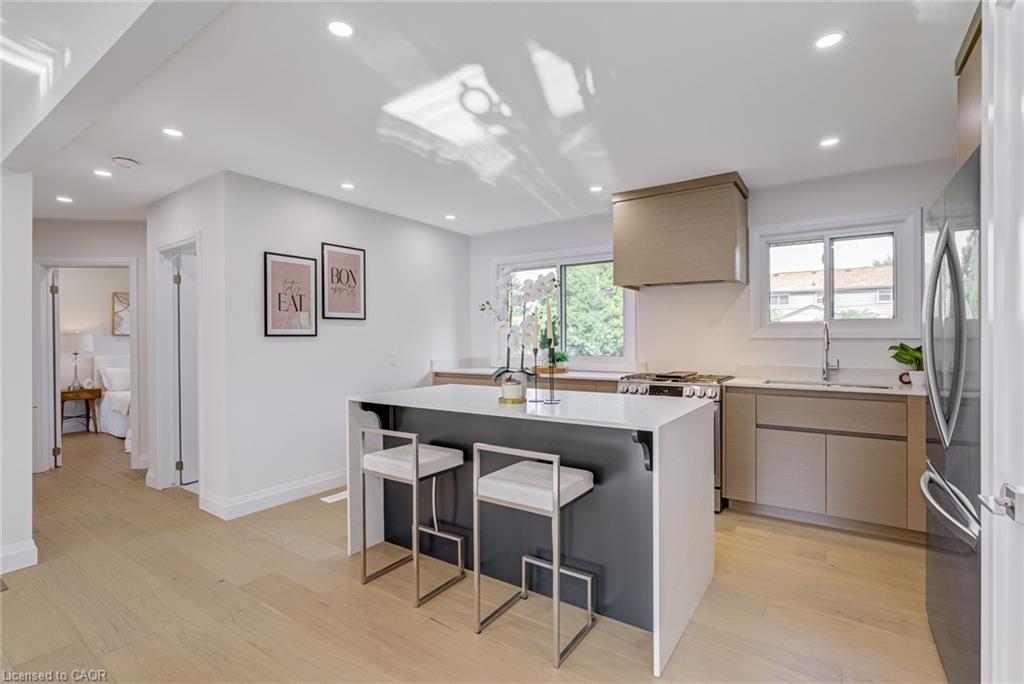 13 Skyland Drive, Hamilton, ON - Indoor