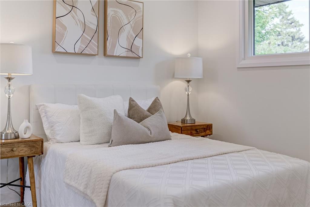 13 Skyland Drive, Hamilton, ON - Indoor Photo Showing Bedroom
