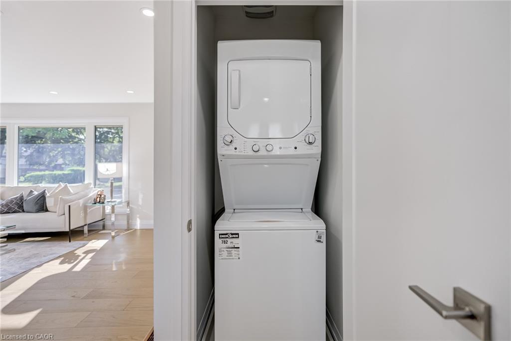 13 Skyland Drive, Hamilton, ON - Indoor Photo Showing Laundry Room