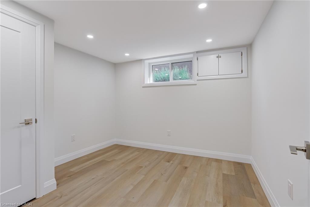 13 Skyland Drive, Hamilton, ON - Indoor Photo Showing Other Room