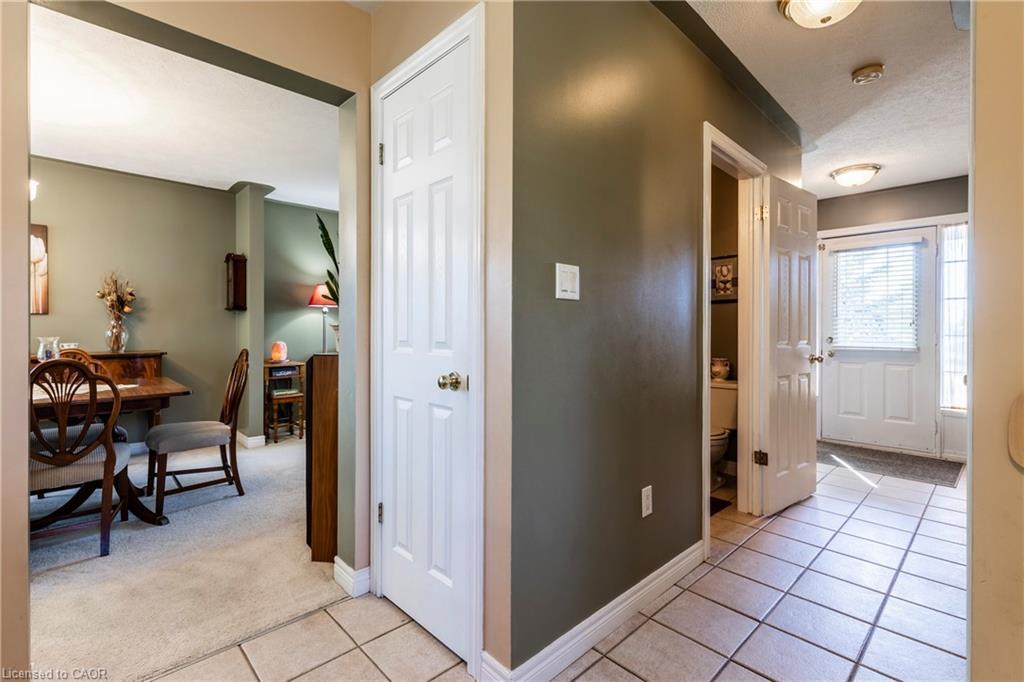 33 Oak Crescent, Hagersville, ON - Indoor Photo Showing Other Room