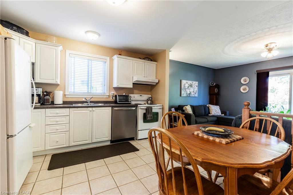 33 Oak Crescent, Hagersville, ON - Indoor