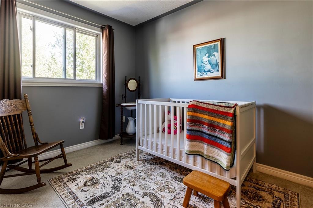 33 Oak Crescent, Hagersville, ON - Indoor Photo Showing Bedroom