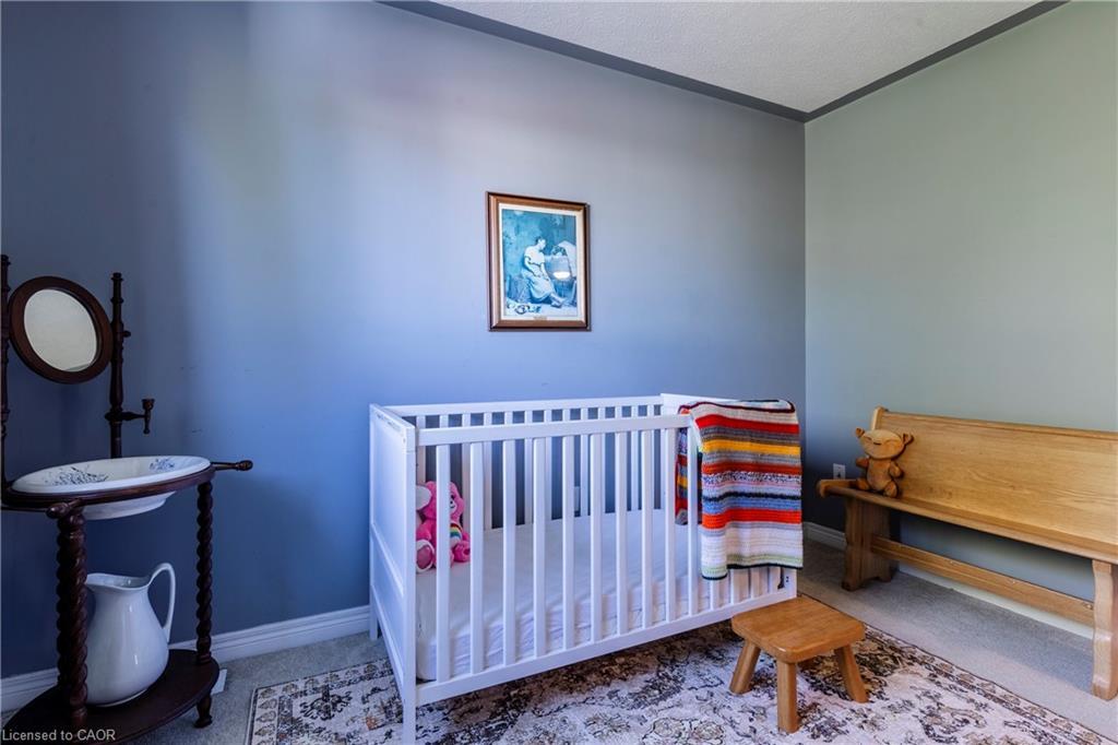 33 Oak Crescent, Hagersville, ON - Indoor Photo Showing Bedroom
