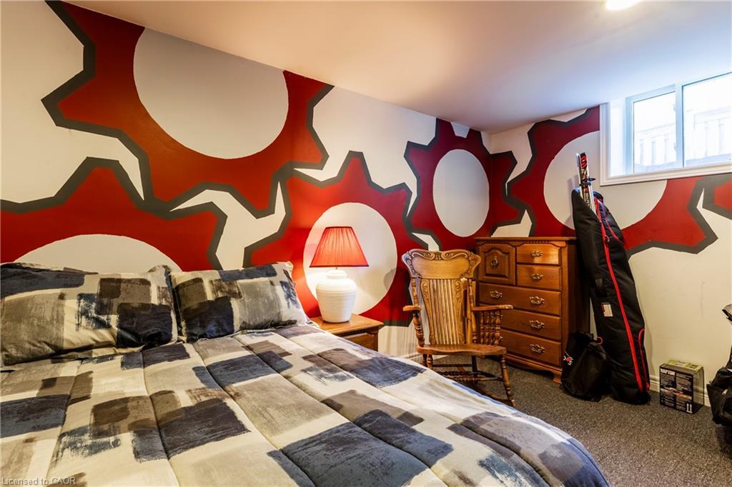 33 Oak Crescent, Hagersville, ON - Indoor Photo Showing Bedroom