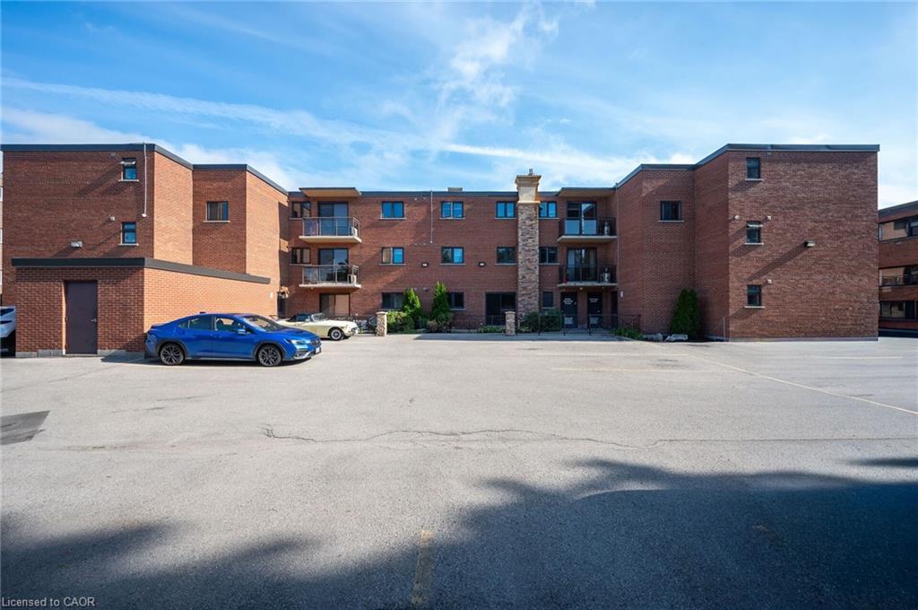 303-1212 Fennell Avenue E, Hamilton, ON - Outdoor With Balcony
