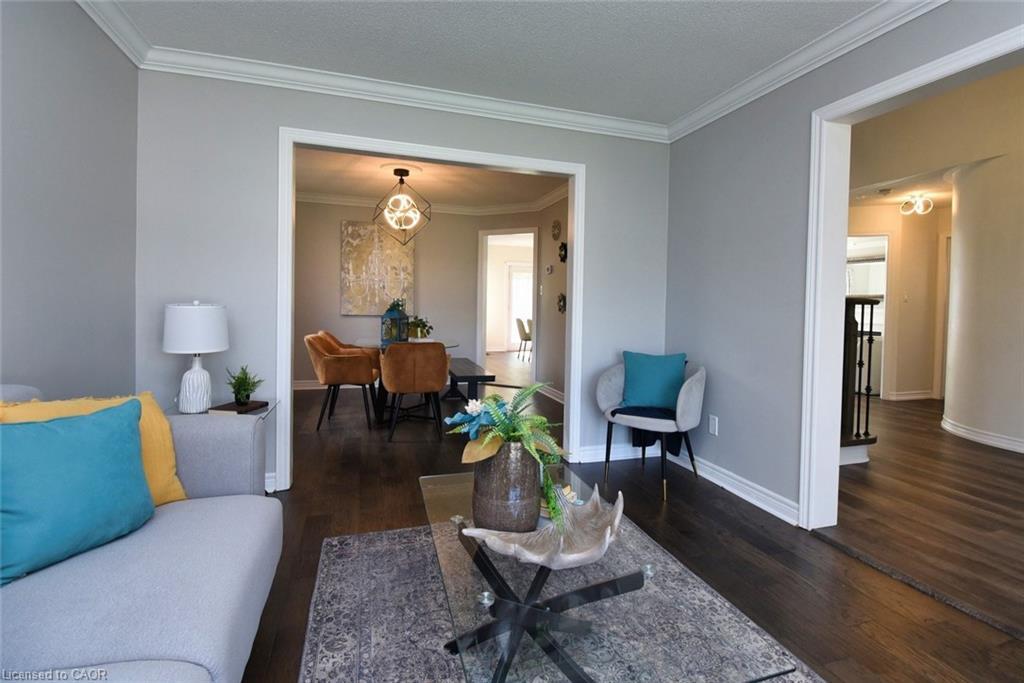 29 Riviera Ridge, Stoney Creek, ON - Indoor Photo Showing Living Room