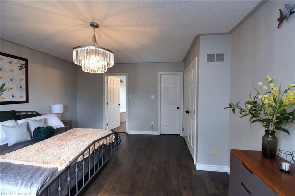 29 Riviera Ridge, Stoney Creek, ON - Indoor Photo Showing Bedroom
