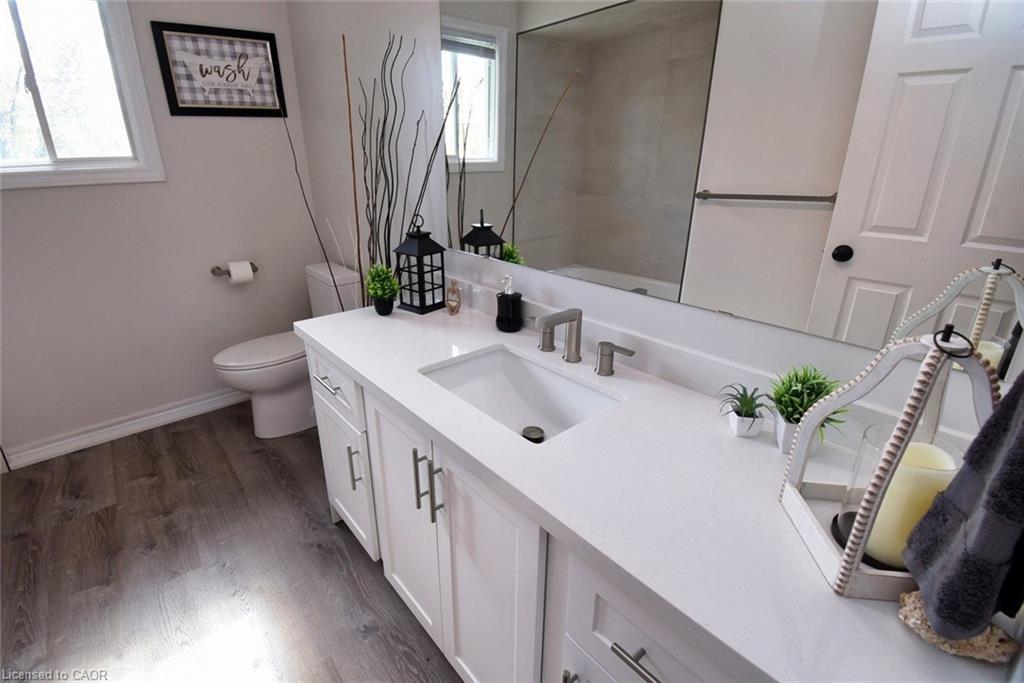 29 Riviera Ridge, Stoney Creek, ON - Indoor Photo Showing Bathroom