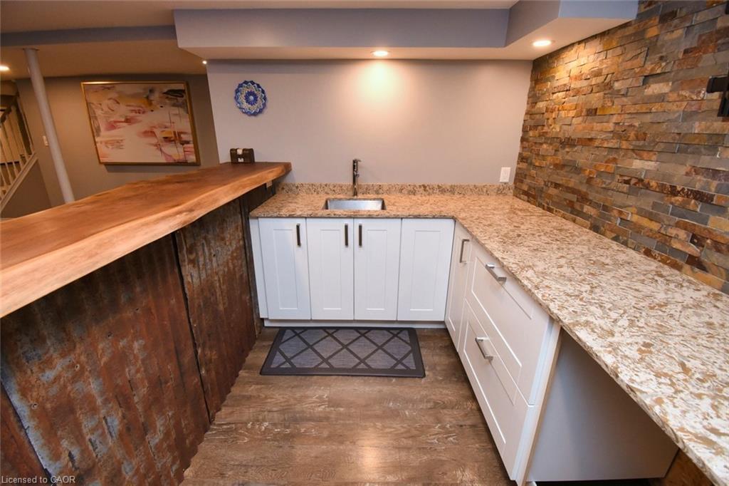 29 Riviera Ridge, Stoney Creek, ON - Indoor Photo Showing Kitchen