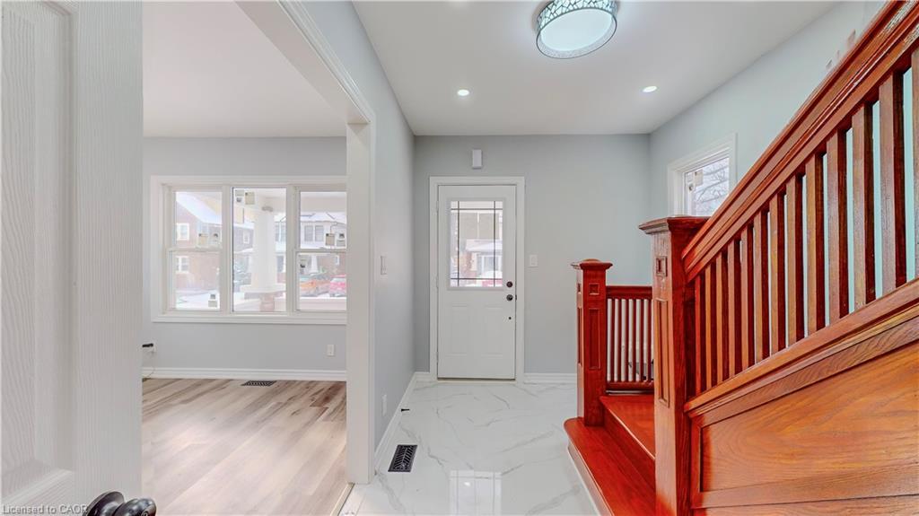 4357 Seneca Street, Niagara Falls, ON - Indoor Photo Showing Other Room