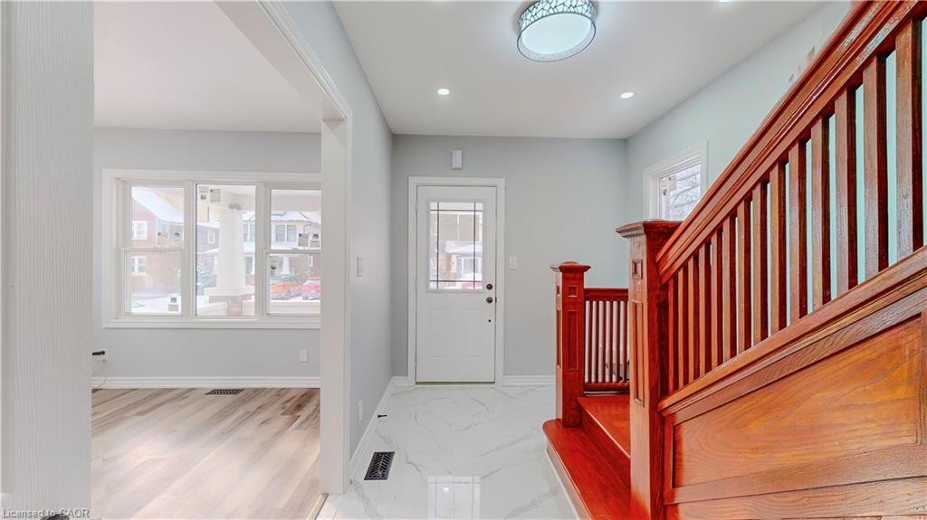 4357 Seneca Street, Niagara Falls, ON - Indoor Photo Showing Other Room