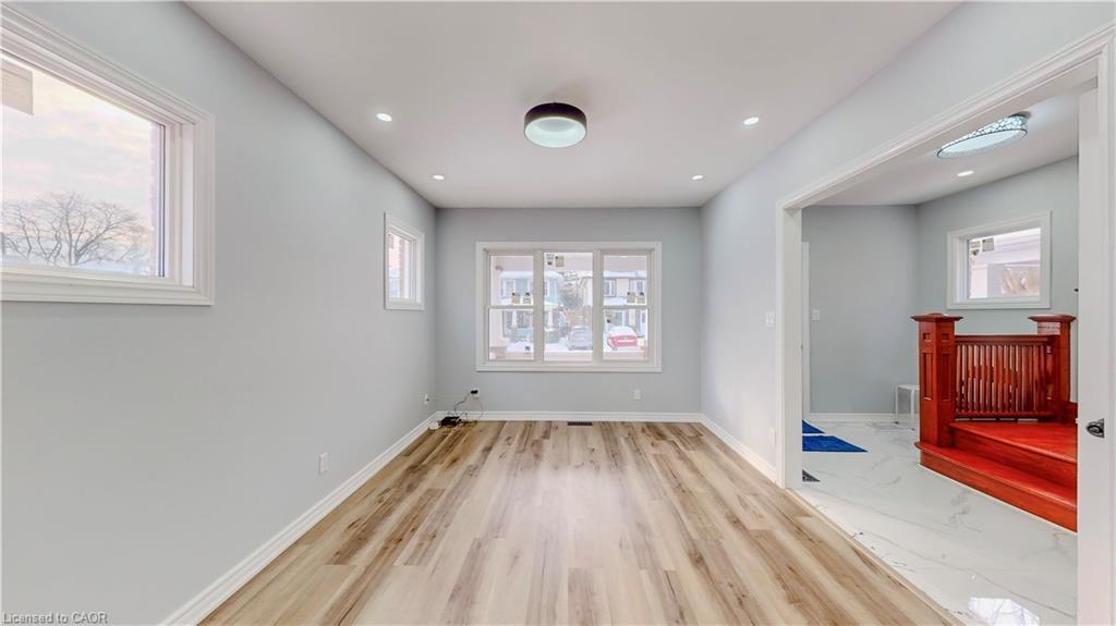 4357 Seneca Street, Niagara Falls, ON - Indoor Photo Showing Other Room