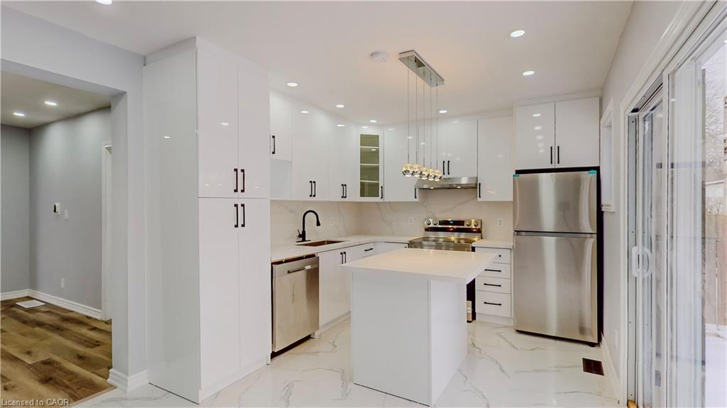4357 Seneca Street, Niagara Falls, ON - Indoor Photo Showing Kitchen