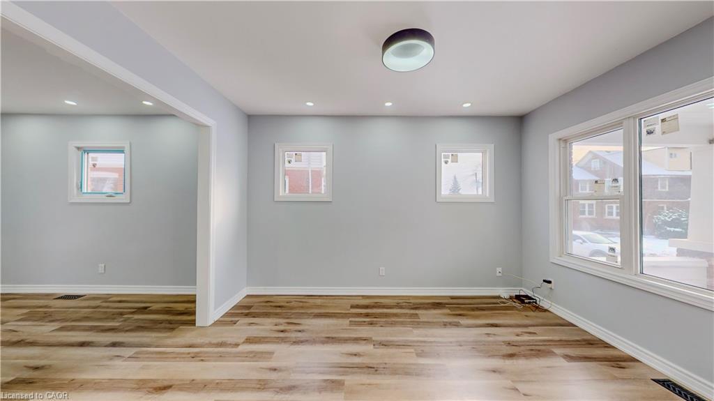 4357 Seneca Street, Niagara Falls, ON - Indoor Photo Showing Other Room