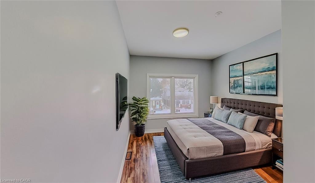 4357 Seneca Street, Niagara Falls, ON - Indoor Photo Showing Bedroom