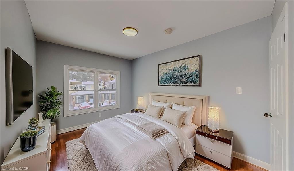 4357 Seneca Street, Niagara Falls, ON - Indoor Photo Showing Bedroom