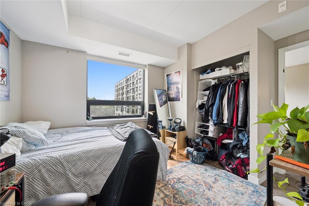 220-1291 Gordon Street, Guelph, ON - Indoor Photo Showing Bedroom