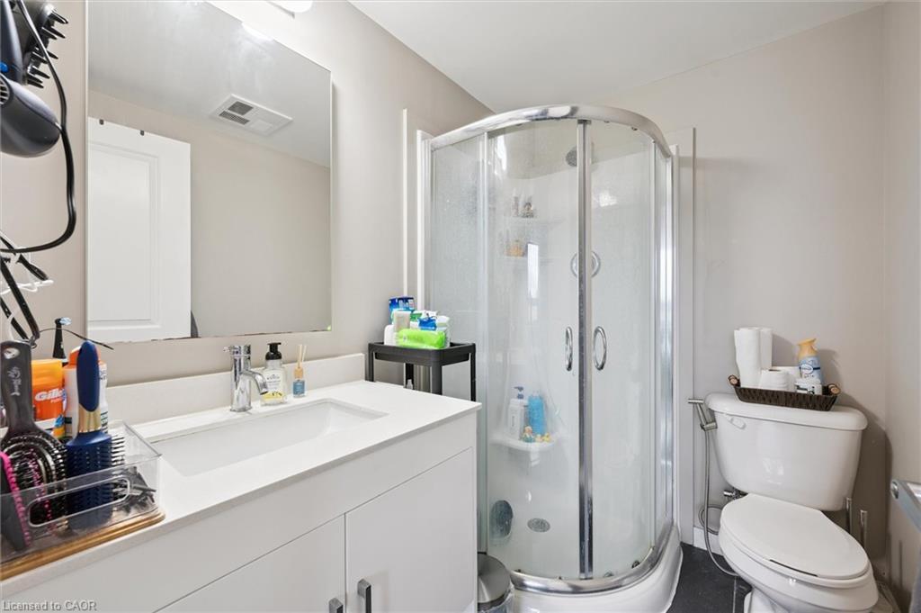 220-1291 Gordon Street, Guelph, ON - Indoor Photo Showing Bathroom