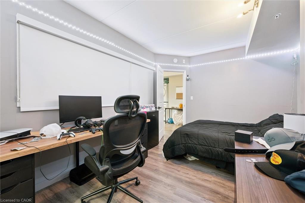 220-1291 Gordon Street, Guelph, ON - Indoor Photo Showing Office