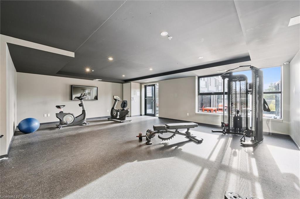 220-1291 Gordon Street, Guelph, ON - Indoor Photo Showing Gym Room