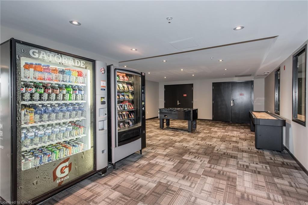 220-1291 Gordon Street, Guelph, ON - Indoor Photo Showing Other Room