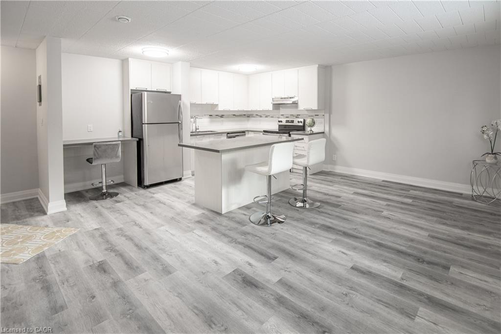 8-6287 O'Neil Street, Niagara Falls, ON - Indoor Photo Showing Kitchen
