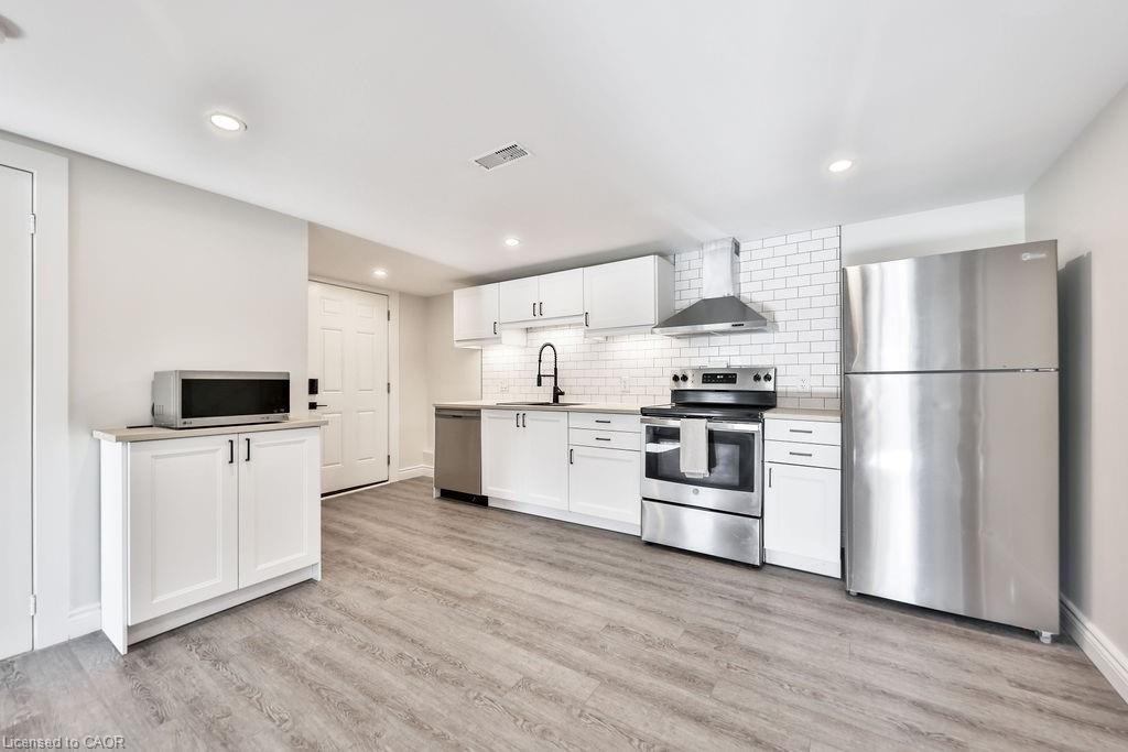 Lower-47 Castlefield Drive, Hamilton, ON - Indoor Photo Showing Kitchen With Stainless Steel Kitchen