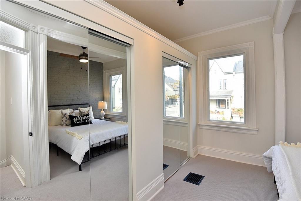 277 Main Street W, Hamilton, ON - Indoor Photo Showing Bedroom