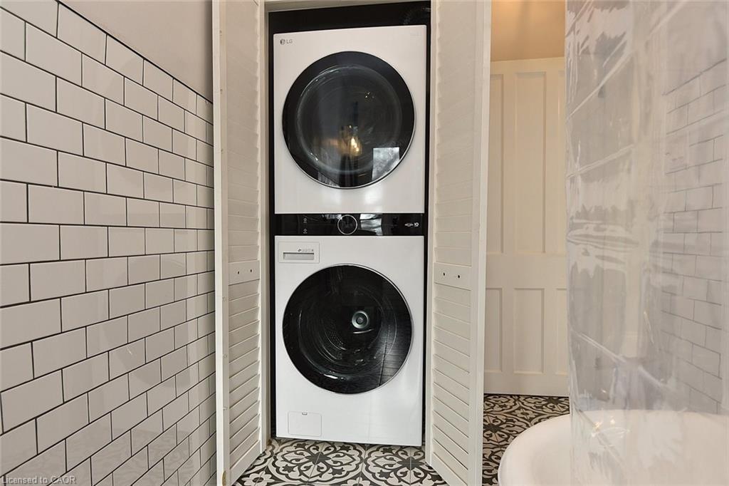 277 Main Street W, Hamilton, ON - Indoor Photo Showing Laundry Room