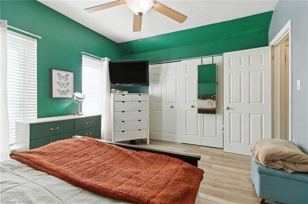 487 Catharine Street N, Hamilton, ON - Indoor Photo Showing Bedroom