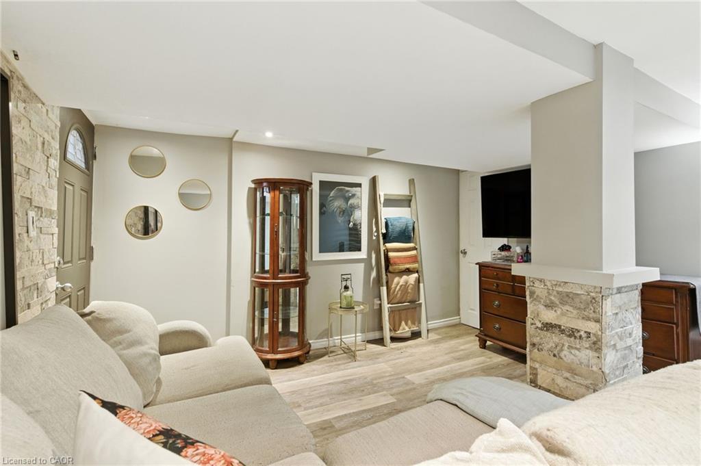 487 Catharine Street N, Hamilton, ON - Indoor