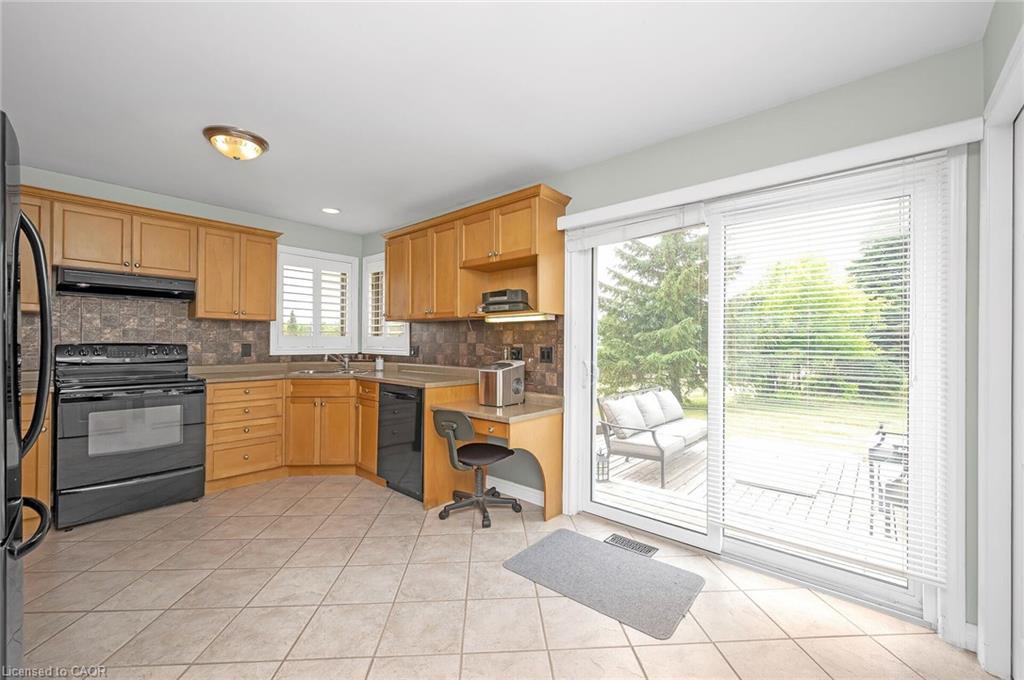 307 Brant County Rd #18, Brantford, ON - Indoor Photo Showing Kitchen